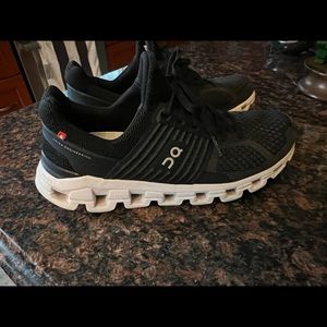 Womens ON Cloud Swift Sneakers Size 9.5m